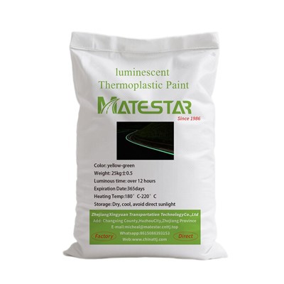 Záře v temné barvě silničního značení